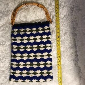𝅺vintage knitted/ crocheted purse with bamboo handles. Handmade.